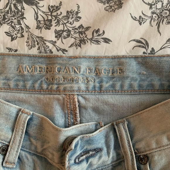 ✨3 for 15 ✨Cute denim shorts - Picture 2 of 5